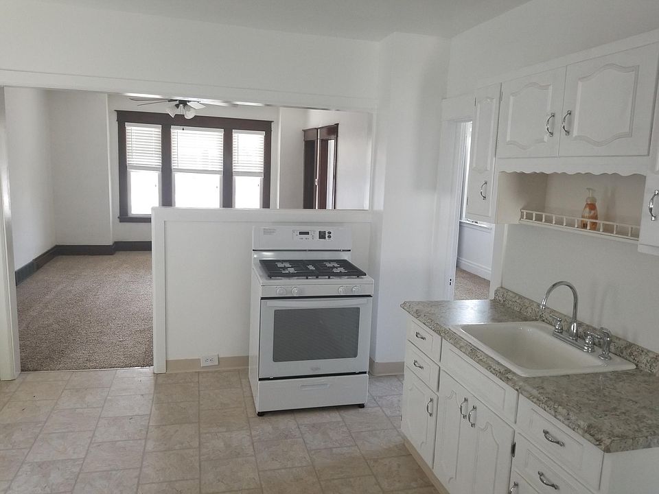 kitchen with appliances