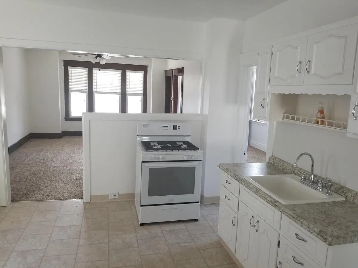 kitchen with appliances - 33 Grove St #UPPER