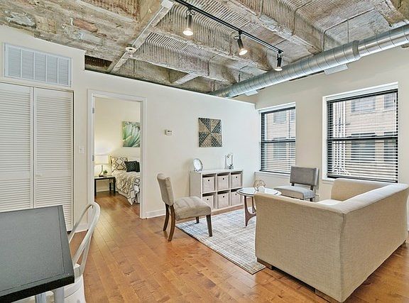 3rd image of 3150 N Sheffield Ave APT 511