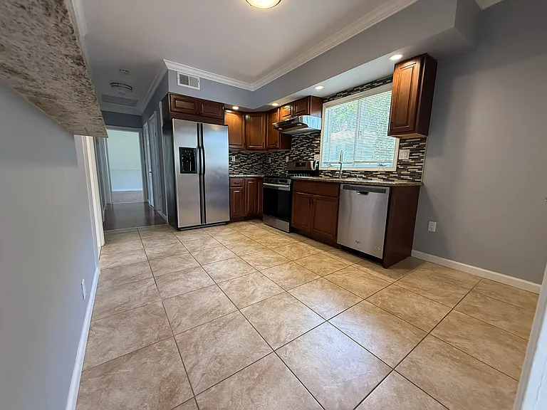 73 Columbia St #1 — Photo 6