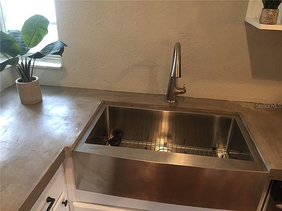 5th image of 4609 Redfern Dr