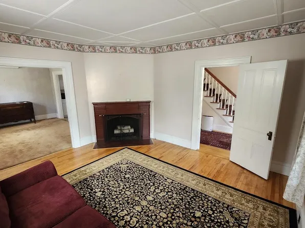 17 Bates Street, Millinocket, ME 04462