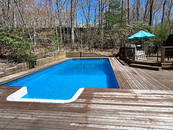 3rd image of 112 Laurel Valley Dr
