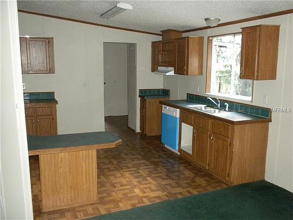 2nd image of 124 11th Wahneta St E #B