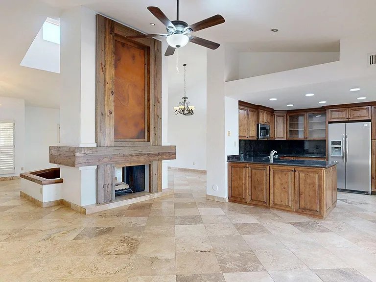 10575 E Mission Ln — Photo 5