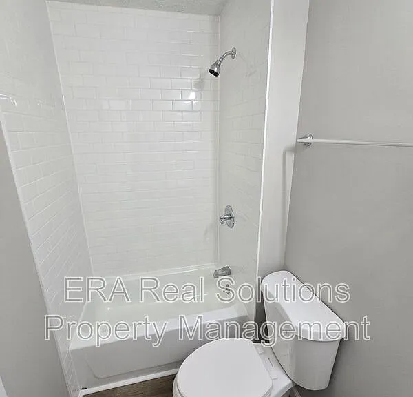 162 Wisconsin Ave — Photo 14