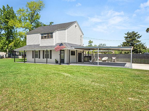2nd image of 2114 Nichols Rd