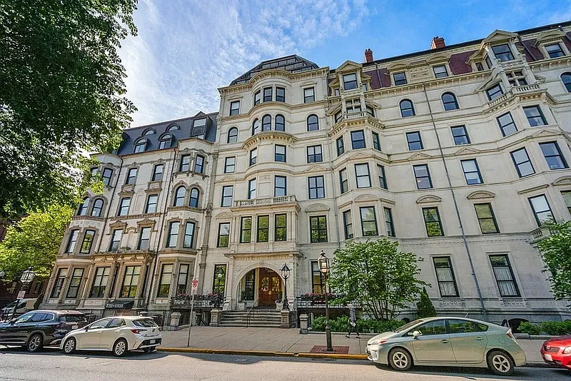160 Commonwealth Ave #616