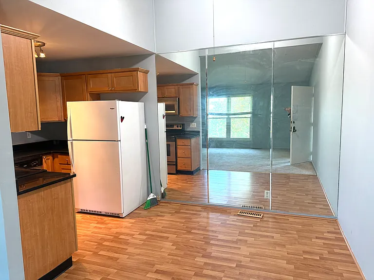 10427 Briarbend Dr #8 — Photo 13