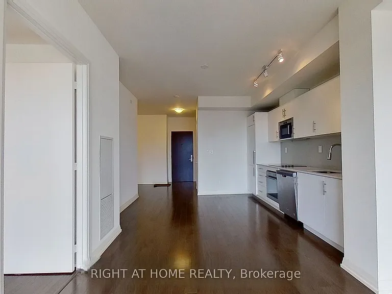 460 Adelaide St E #1123 — Photo 6