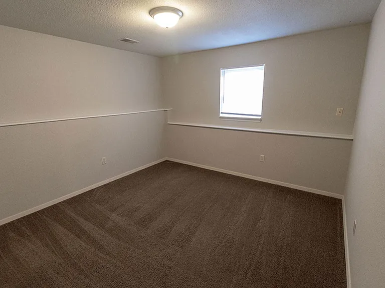 1015 W Ash St — Photo 25