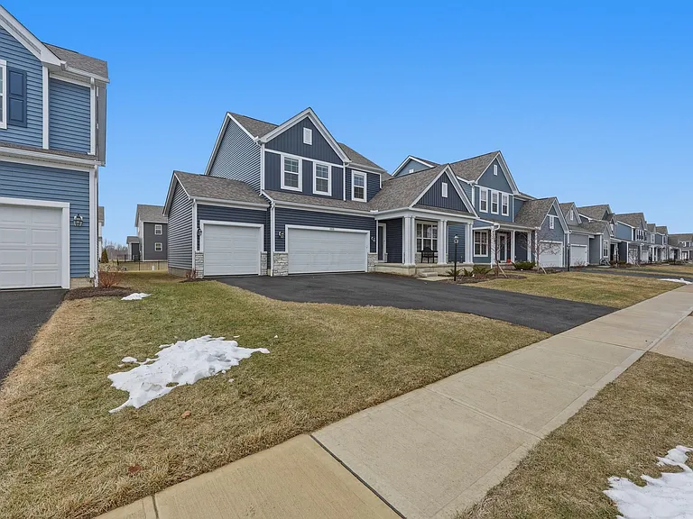 868 Centerbeam Ave — Photo 3