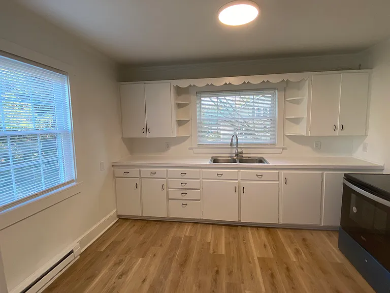 1614 S Main St #4 — Photo 4