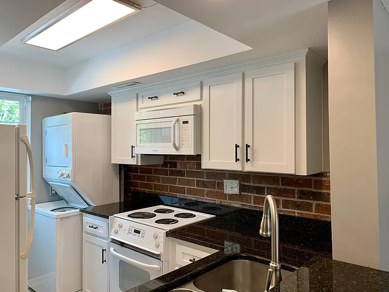 Washer dryer unit.