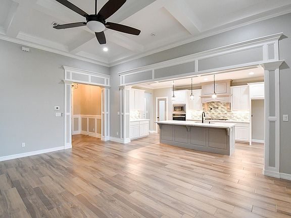 9255 Bellflower, Beaumont, TX 77713 | Zillow