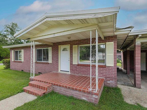 3rd image of 11 Ivanhoe Ave