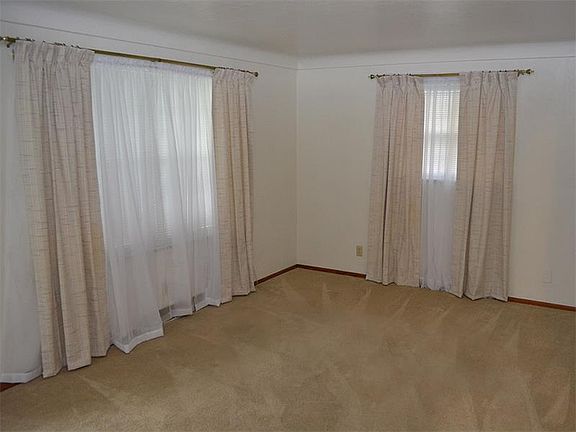 5th image of 1113 High St