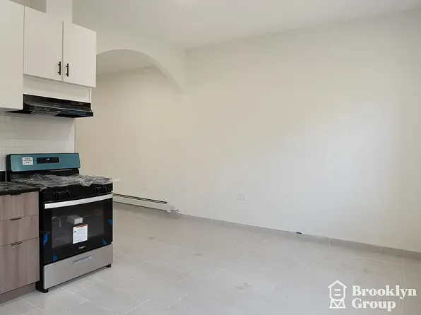 330 Empire Boulevard image 5 of 20