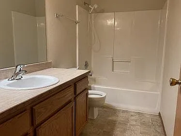 4160 E 2nd Ave #B — Photo 5