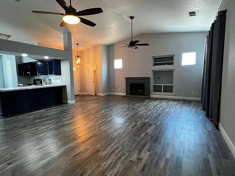 2819 S Maselli Ct — Photo 2
