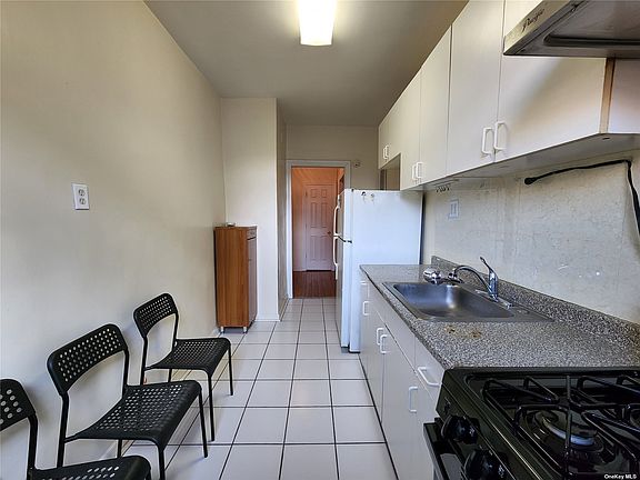 3rd image of 6264 Saunders St #4D
