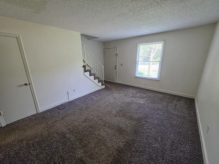 3100 Wellington Ave #B — Photo 8