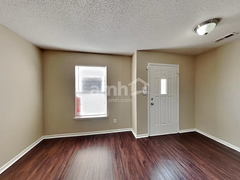 10914 Cyrus Dr — Photo 8