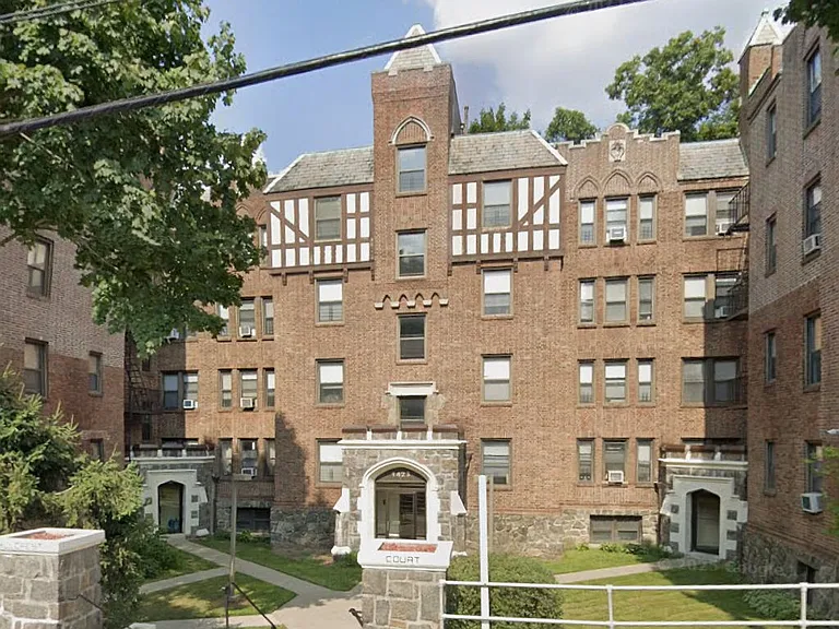 Apartment for Rent — Photo 1