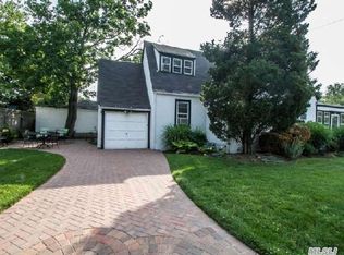 118 Kirkwood Ave, Merrick, NY 11566