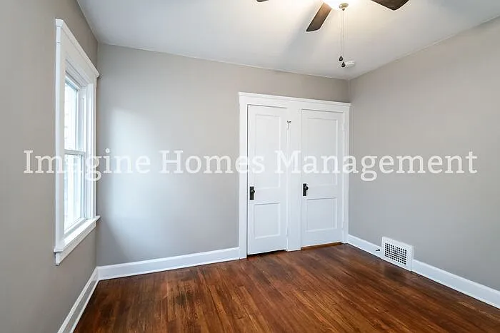 2178 Glenbury Ave — Photo 9