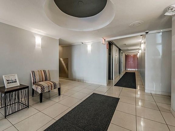 2nd image of 639 W Grace St APT 348