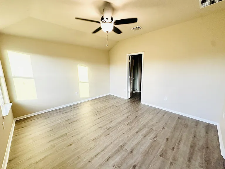 704 Silver Wing Dr — Photo 13