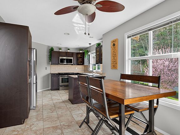 3rd image of 46906 Russell Rd #10