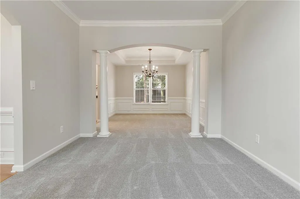 4 bed, 2670 sqft, $2,300 — Photo 1
