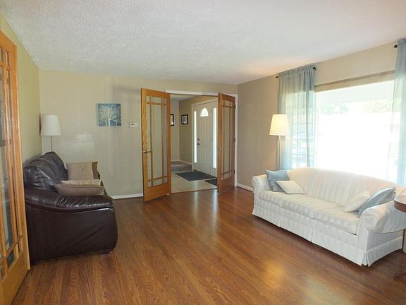 4th image of 338 Schyler Way