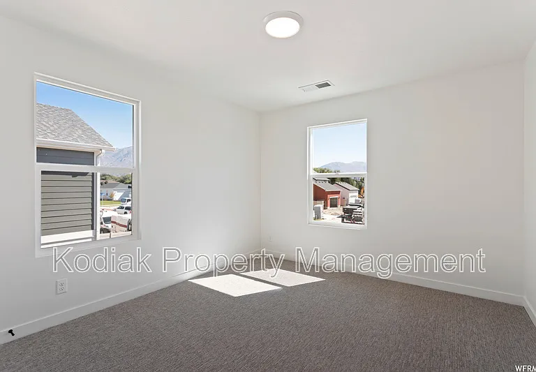 991 W Shoreline Dr — Photo 13