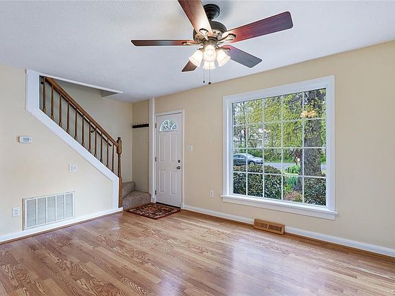 5th image of 402 N Confederate Ave