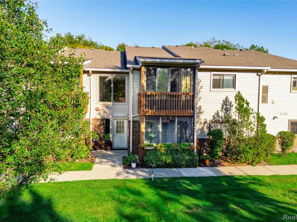 10193 Nancys Blvd APT 76, Grosse Ile, MI 48138