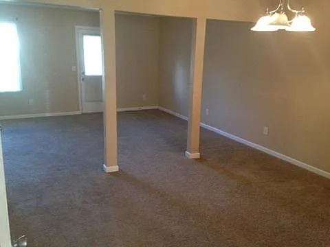3 bed, 2.5 bath, 1592 sqft, $1,795 — Photo 3