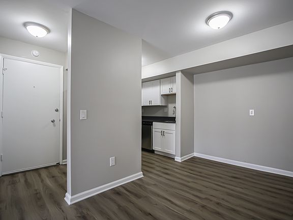 5th image of 209 Cherry Hill Trl #2B-1Ba-1000Sqft