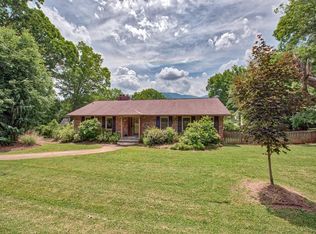 144 Auburn Rd, Waynesville, NC 28786