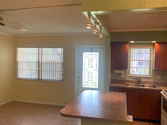 4th image of 1554 N 12th Ct APT 15A