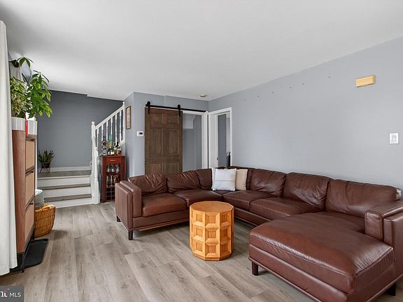 3rd image of 35615 South St Unit 4