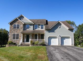 43 Wildflower Rdg, Poughkeepsie, NY 12603