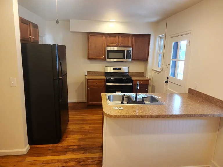 343 S Marshall St — Photo 5