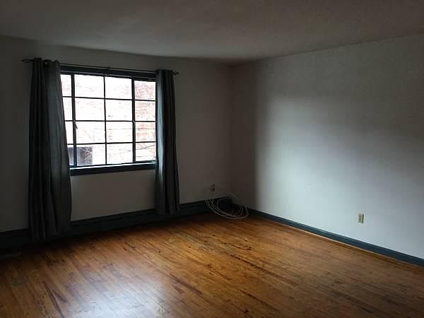 1st image of 909 Sophia St