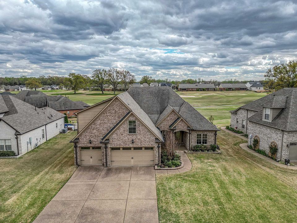 1st image of 455 Fairoaks Dr