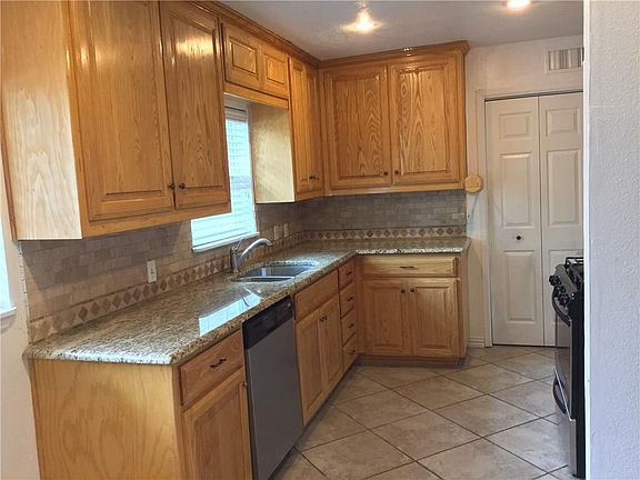 2nd image of 3529 Labadie Dr