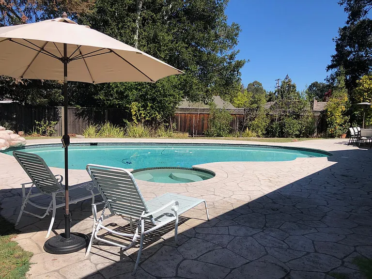 1525 Kensington Cir — Photo 16