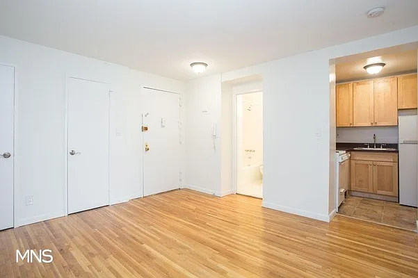 Rented by MNS Marketing | media 10